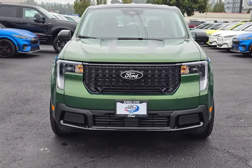 2025 Ford Maverick Lariat photo 1