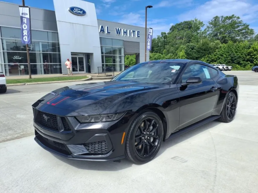 2025 Ford Mustang GT photo 1