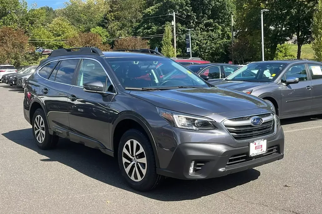 2022 Subaru Outback Premium photo 1