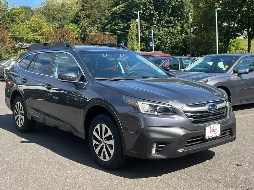 2022 Subaru Outback Premium photo 1