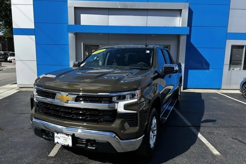 2023 Chevrolet Silverado 1500 LT photo 1