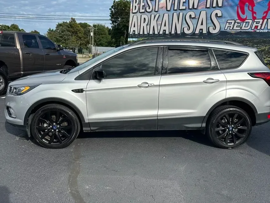 2019 Ford Escape SE photo 1