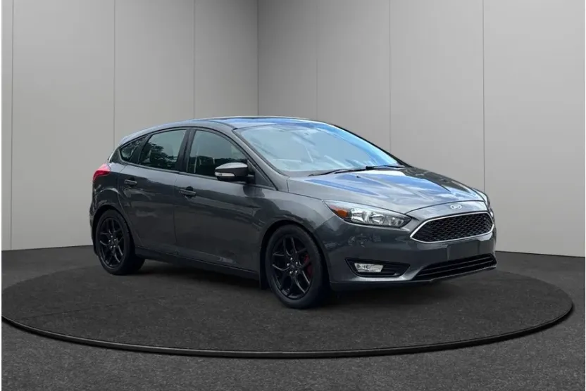 2016 Ford Focus SE photo 1