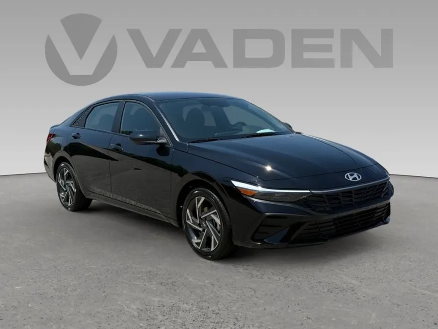 2025 Hyundai Elantra SEL Sport photo 1
