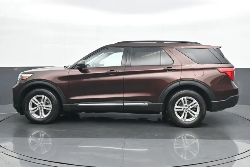 2020 Ford Explorer XLT photo 1