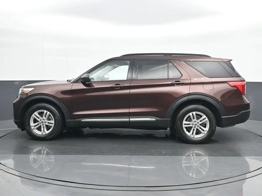 2020 Ford Explorer XLT photo 1