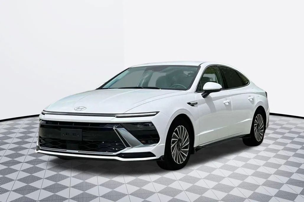 2025 Hyundai Sonata Hybrid SEL photo 1