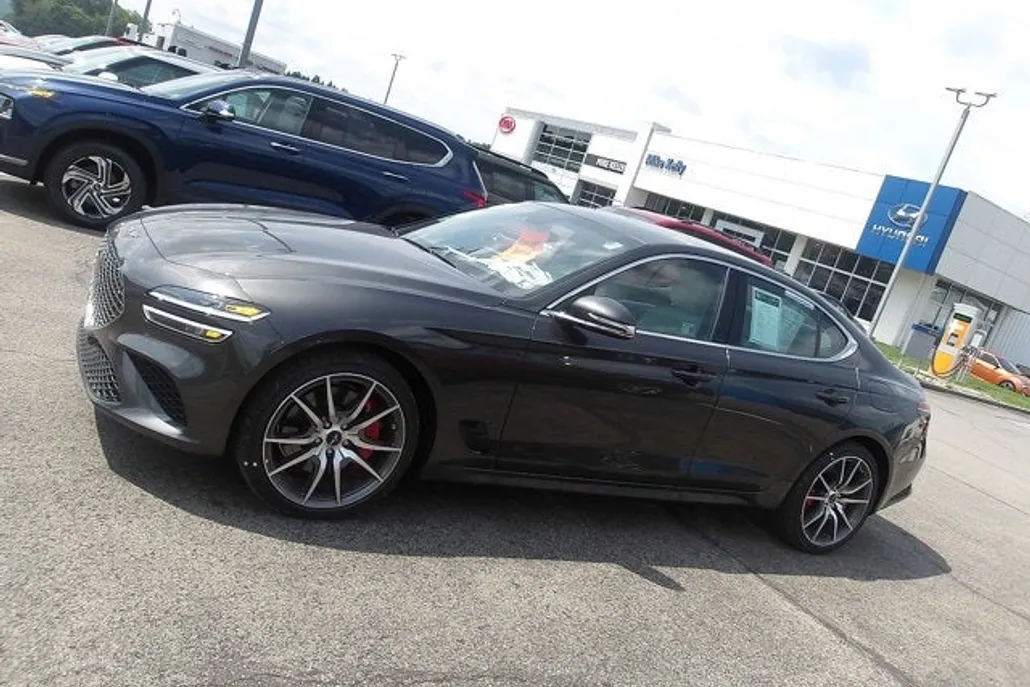 2025 Genesis G70 2.5T photo 1