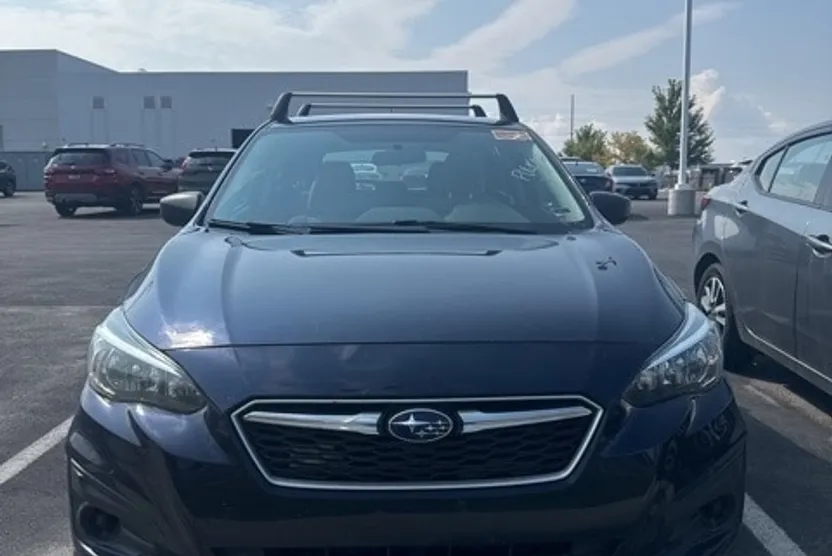 2019 Subaru Impreza 2.0i photo 1