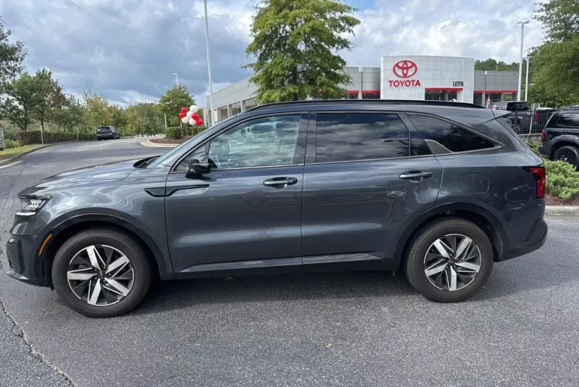 2022 Kia Sorento S photo 1