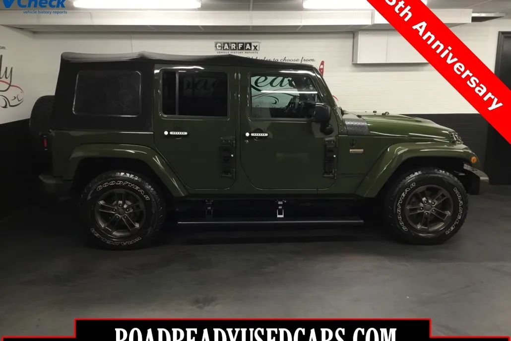2016 Jeep Wrangler Unlimited Sahara photo 1