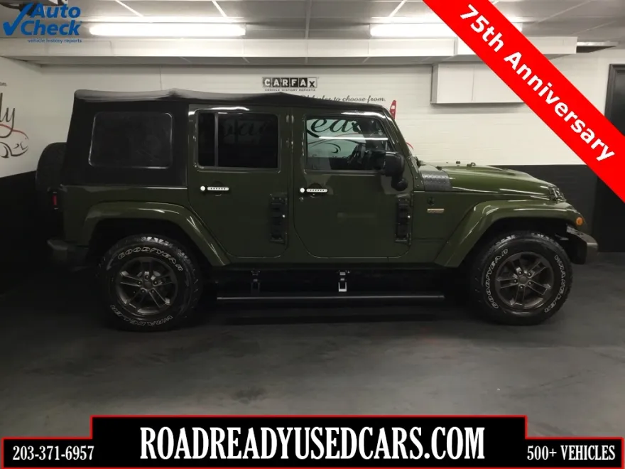 2016 Jeep Wrangler Unlimited Sahara photo 1