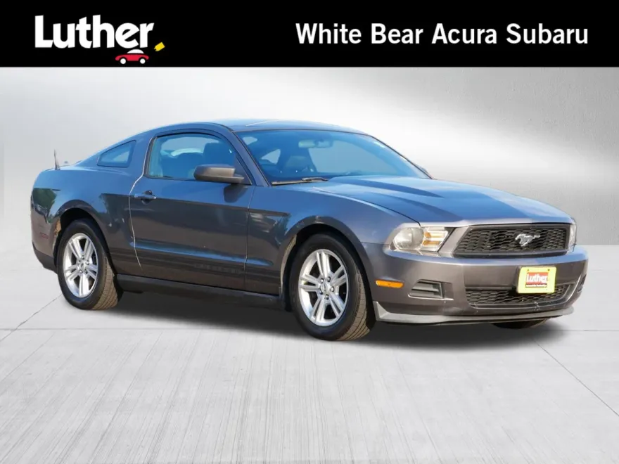 2011 Ford Mustang V6 photo 1