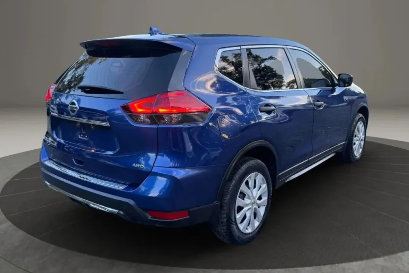 2017 Nissan Rogue photo 1