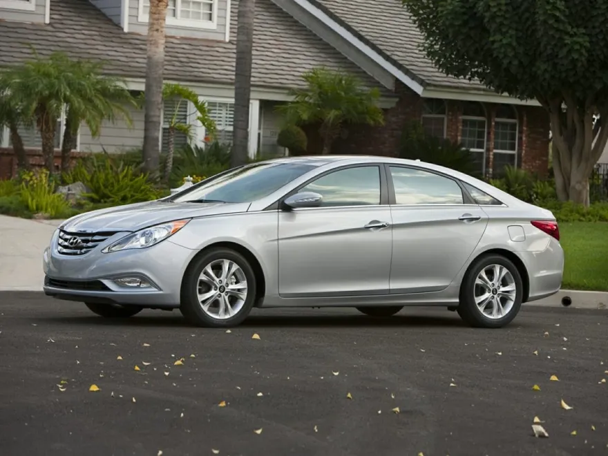 2013 Hyundai Sonata GLS photo 1