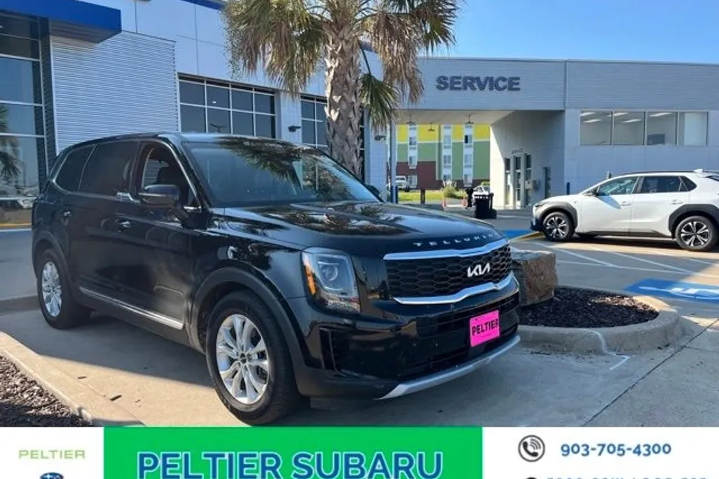 2022 Kia Telluride LX photo 1