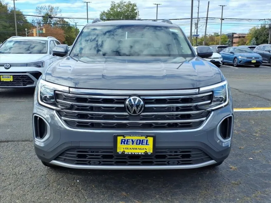 2026 Volkswagen Atlas SE Technology photo 1