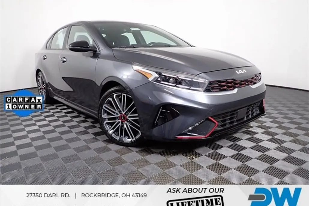 2023 Kia Forte GT photo 1