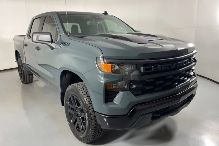2026 Chevrolet Silverado 1500 Custom Trail Boss photo 1
