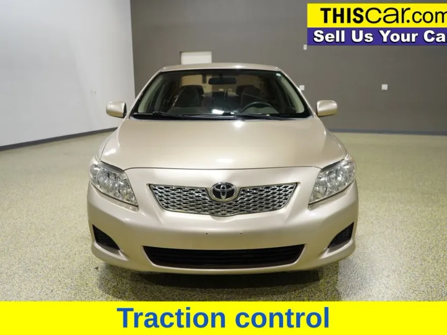 2010 Toyota Corolla LE photo 1