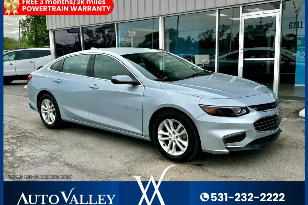2017 Chevrolet Malibu 1LT photo 1