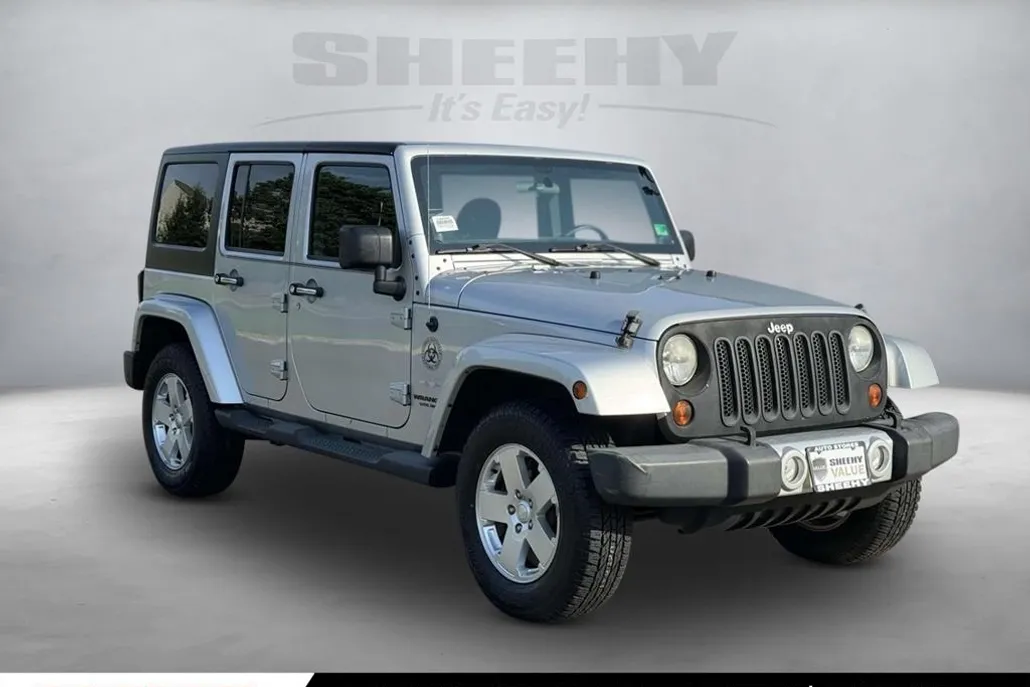 2011 Jeep Wrangler Unlimited Sahara photo 1