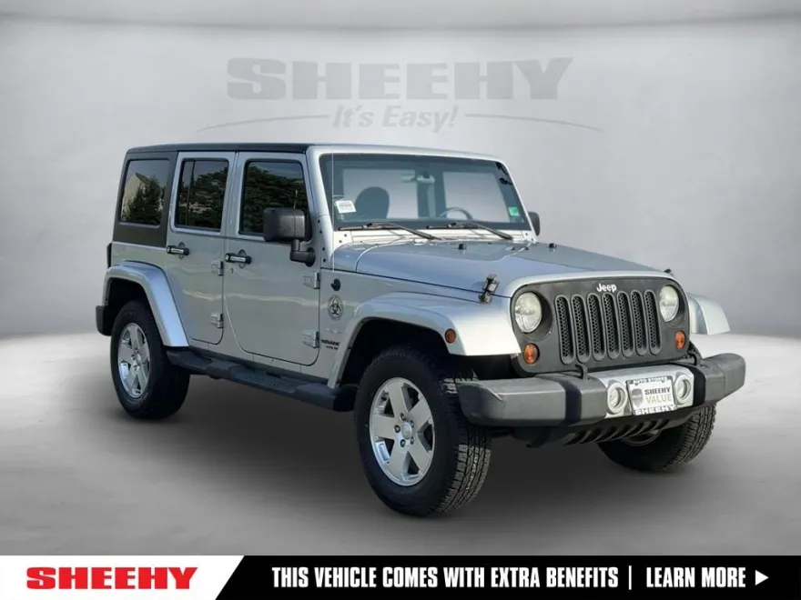 2011 Jeep Wrangler Unlimited Sahara photo 1