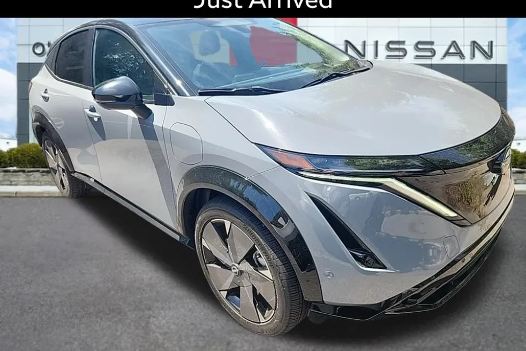 2025 Nissan ARIYA Platinum photo 1