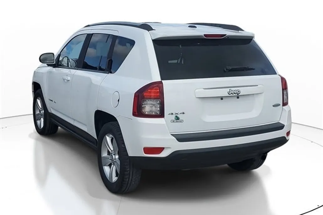 2015 Jeep Compass Latitude photo 1