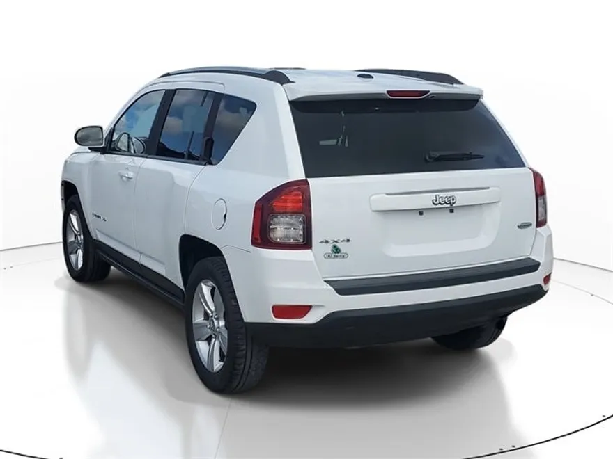 2015 Jeep Compass Latitude photo 1