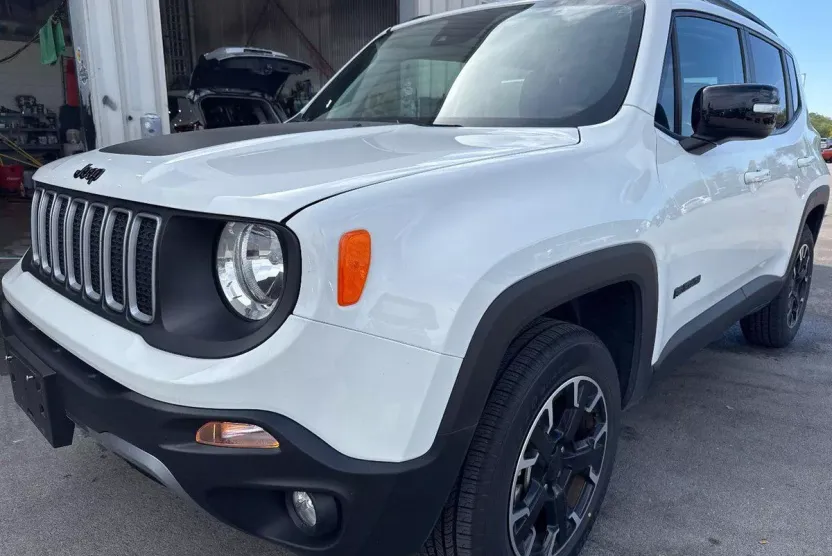 2023 Jeep Renegade Latitude photo 1