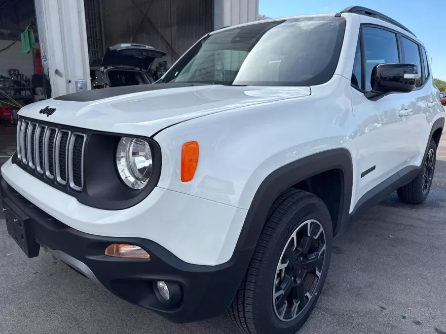 2023 Jeep Renegade Latitude photo 1