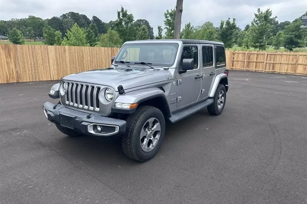 2019 Jeep Wrangler Unlimited Sahara photo 1