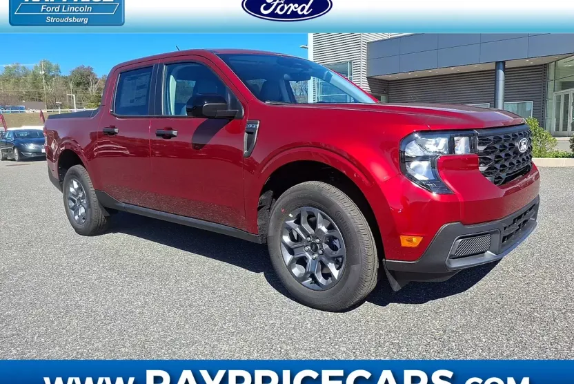 2025 Ford Maverick XLT photo 1