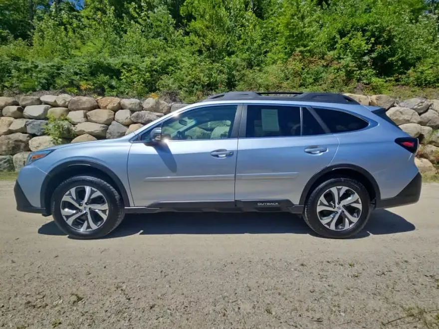 2020 Subaru Outback Limited photo 1