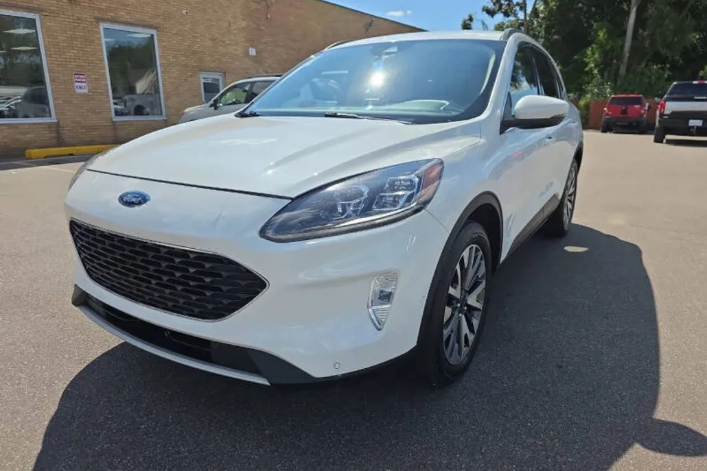 2020 Ford Escape Titanium photo 1