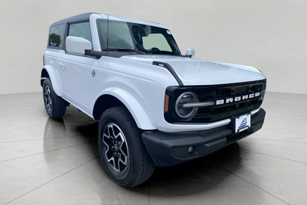 2023 Ford Bronco Outer Banks photo 1