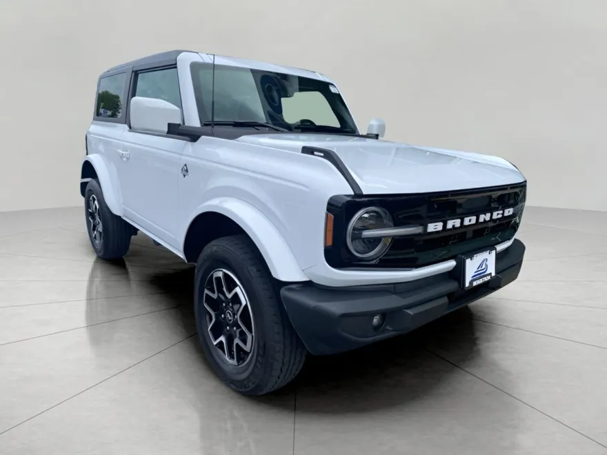 2023 Ford Bronco Outer Banks photo 1