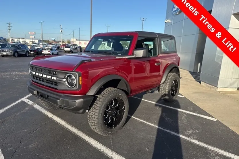 2025 Ford Bronco Base photo 1