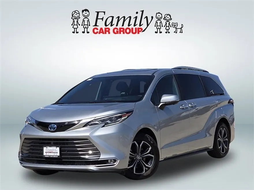 2025 Toyota Sienna Platinum photo 1