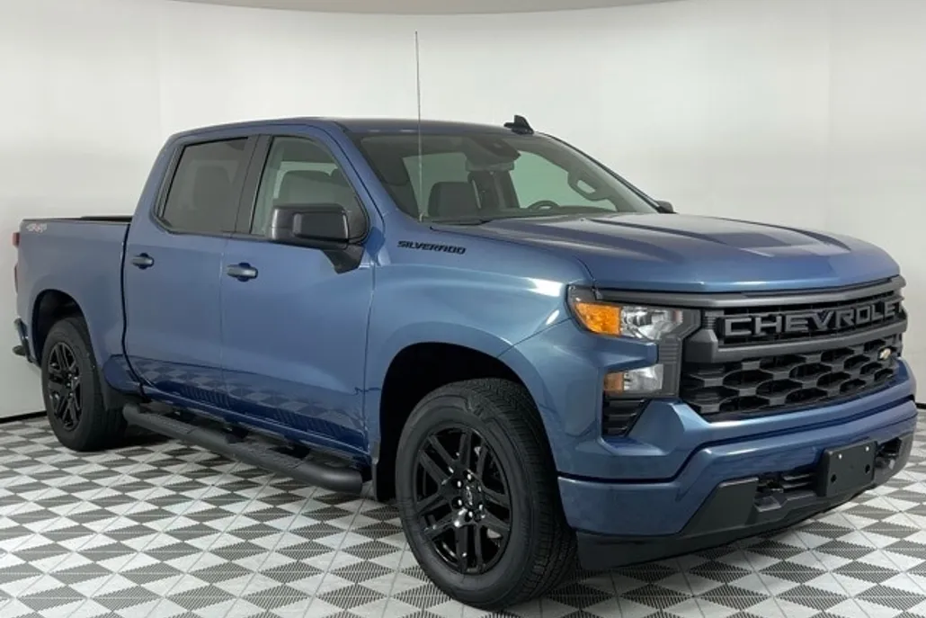 2024 Chevrolet Silverado 1500 Custom photo 1