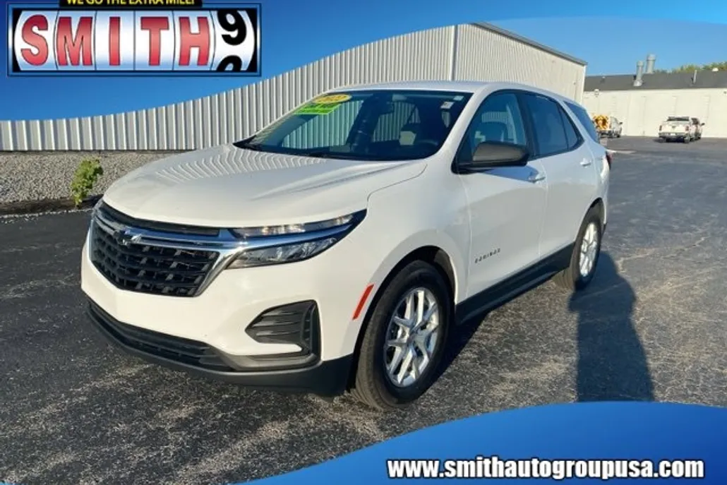 2022 Chevrolet Equinox LS photo 1