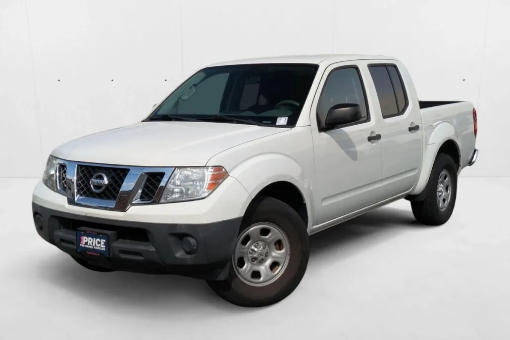 2016 Nissan Frontier Crew Cab S photo 1