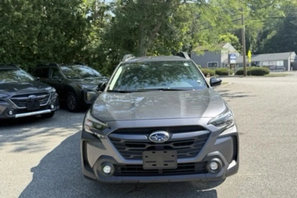2025 Subaru Outback Premium photo 1