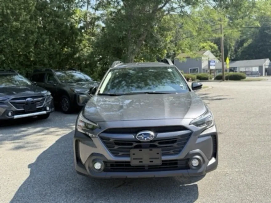 2025 Subaru Outback Premium photo 1