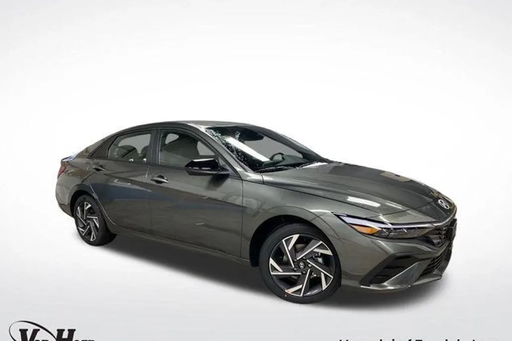 2025 Hyundai Elantra SEL Sport photo 1
