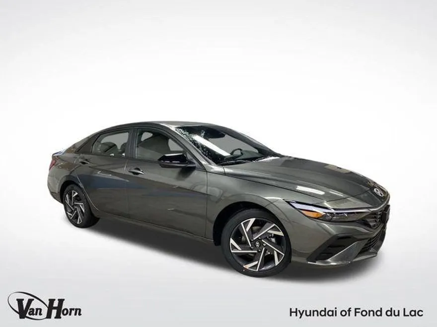 2025 Hyundai Elantra SEL Sport photo 1