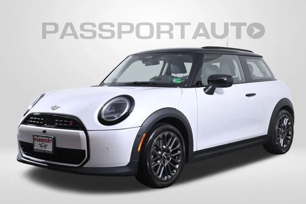2025 Mini Cooper 2 Door Hardtop S Iconic photo 1