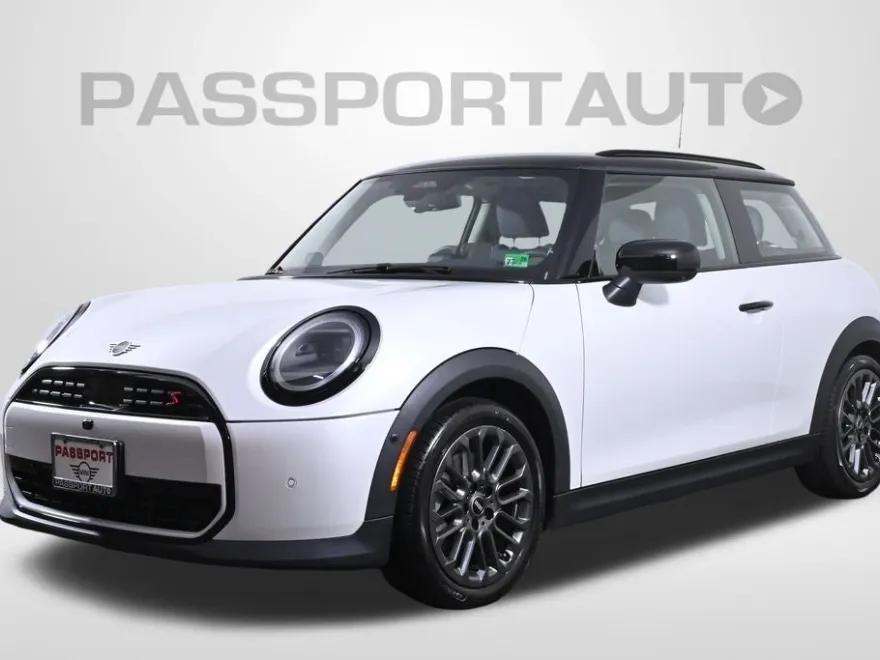 2025 Mini Cooper 2 Door Hardtop S Iconic photo 1