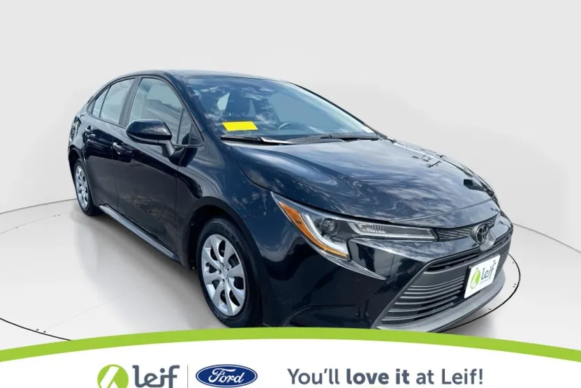 2024 Toyota Corolla XLE photo 1
